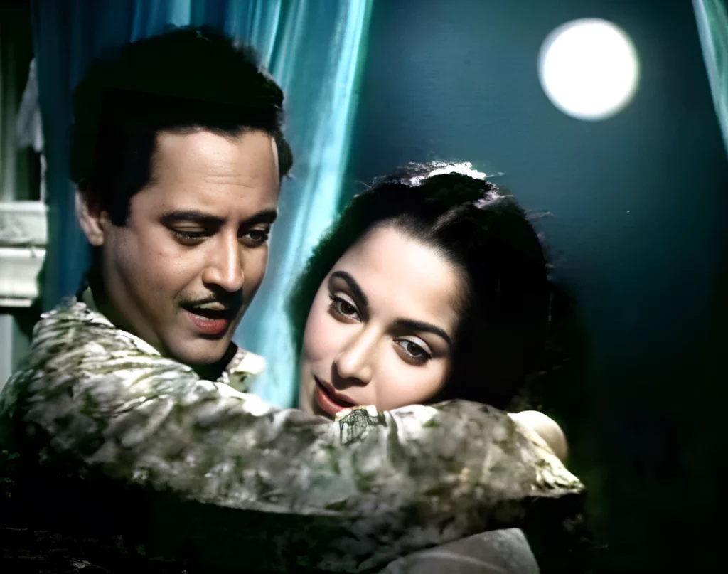 Guru Dutt and Waheeda Rahman in Chaudvin Ka Chand Ho