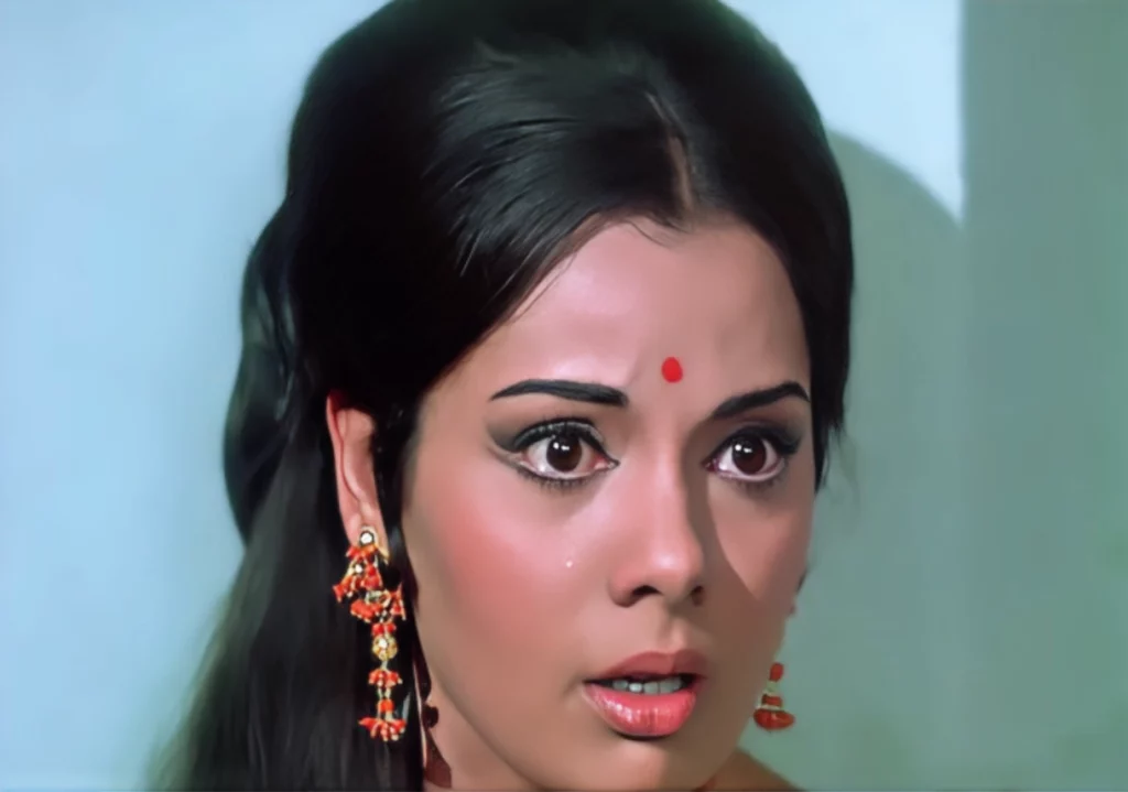 Mumtaz in the song Khilona Jaan Kar Tum Toh from Khilona